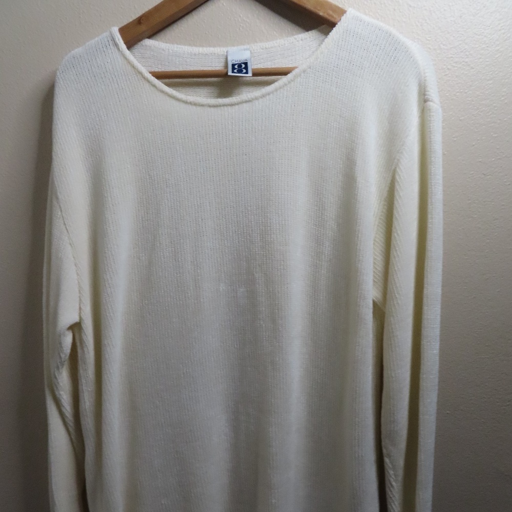 Gorgeous long sleeve soft sweater